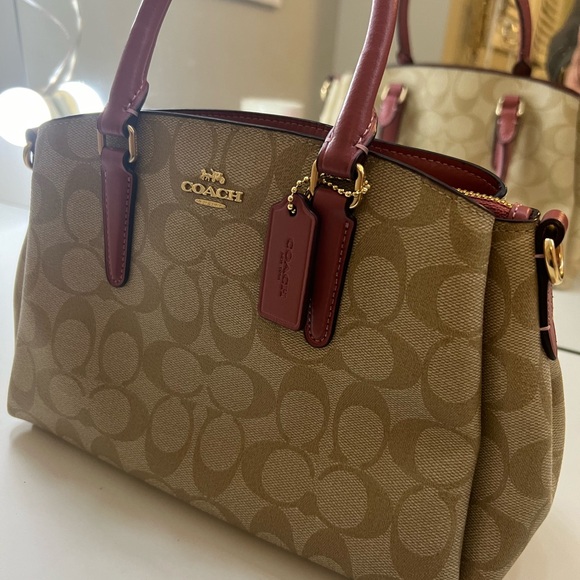 Coach pink bag monogram with hot pink accents. MINT CONDITION Perfect small size - Picture 6 of 6